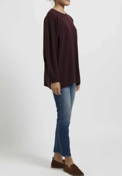 Hania New York Cashmere Sasha Long Crewneck In Bakelite Brown
