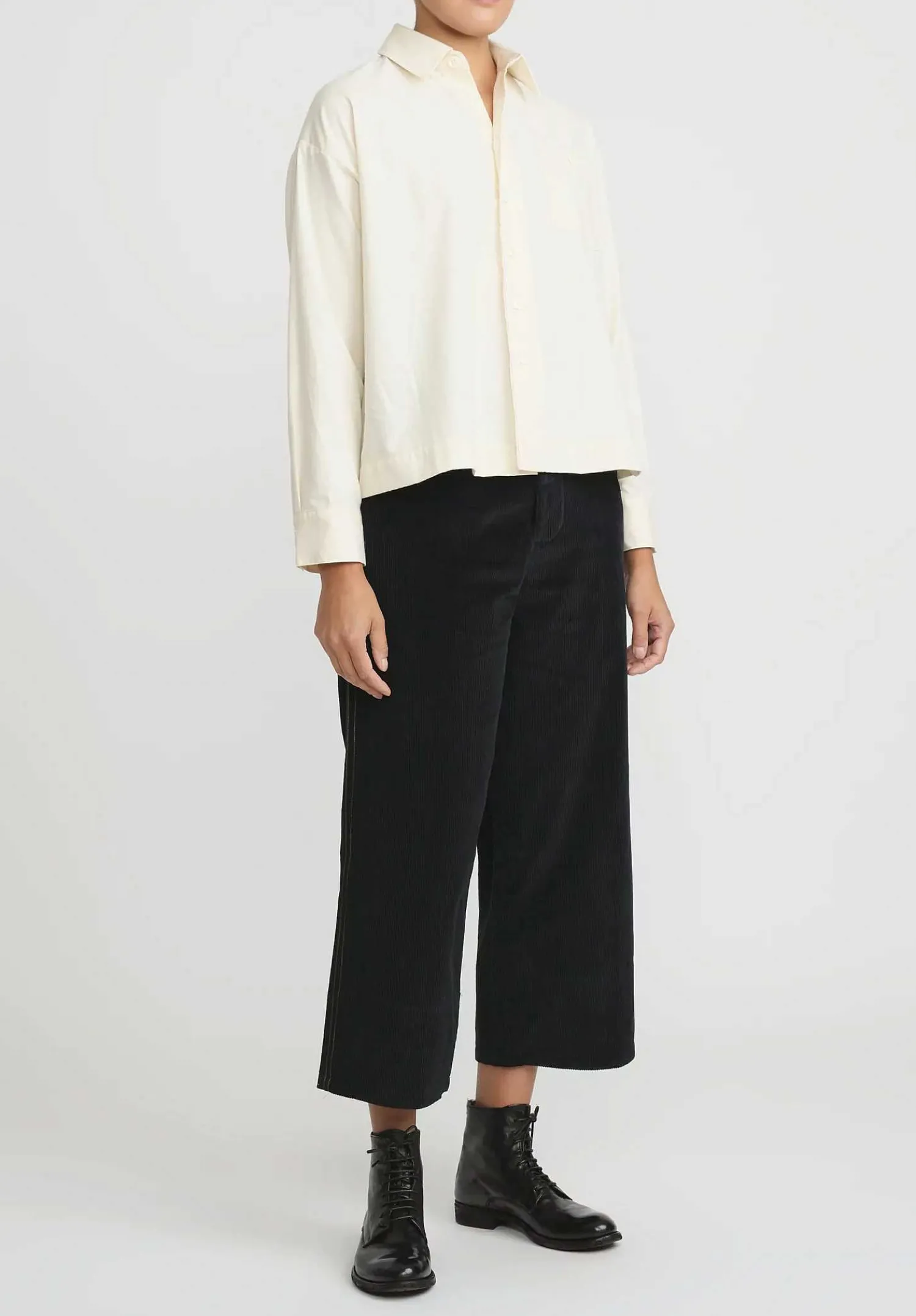 A Tentative Atelier Cotton Corduroy Roll Up Pants In Black