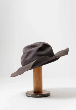 Horisaki Design & Handel Easy Burnt Rabbit Wrinkled Brim Hat In Grey