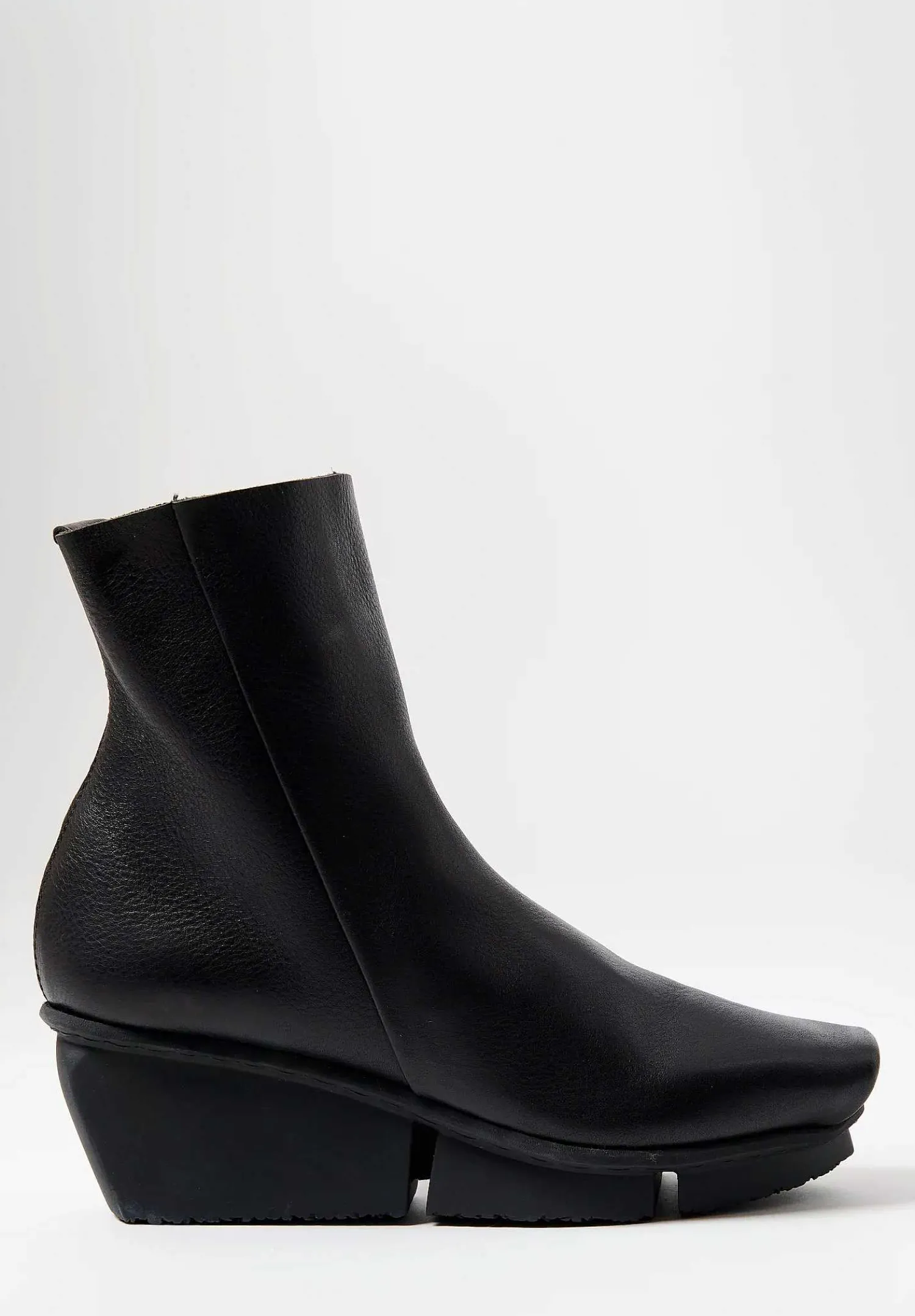 Trippen Flaw Boot In Black