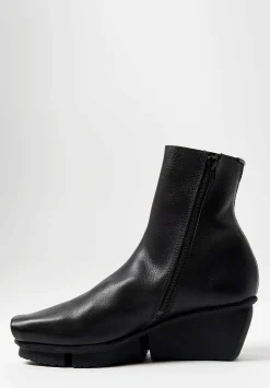 Trippen Flaw Boot In Black