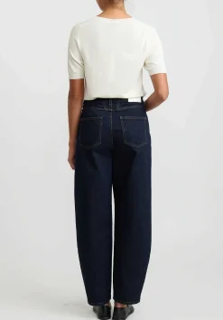 Closed High Waisted 