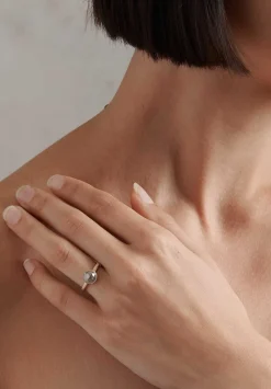 Yasuko Azuma 18K, Grey Diamond Ring