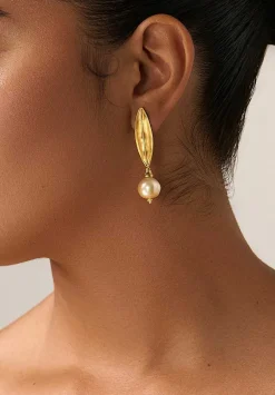 Prounis 22K, Laurel South Sea Pearl Drop Earring