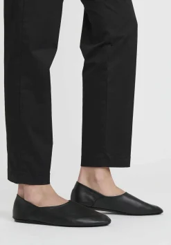 Jil Sander Leather Flat Ballet Slippers In Black