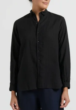 Kaval Linen Simple Stitched Shirt In Black