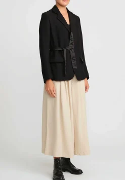 A Tentative Atelier Raw Edge Binding Blazer In Black