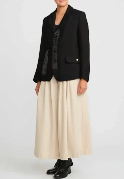 A Tentative Atelier Raw Edge Binding Blazer In Black
