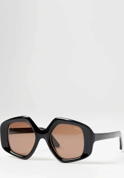 Lapima Stella Sunglasses In Black