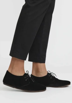 Album di Famiglia Velvet Lace-Up Shoes In Black